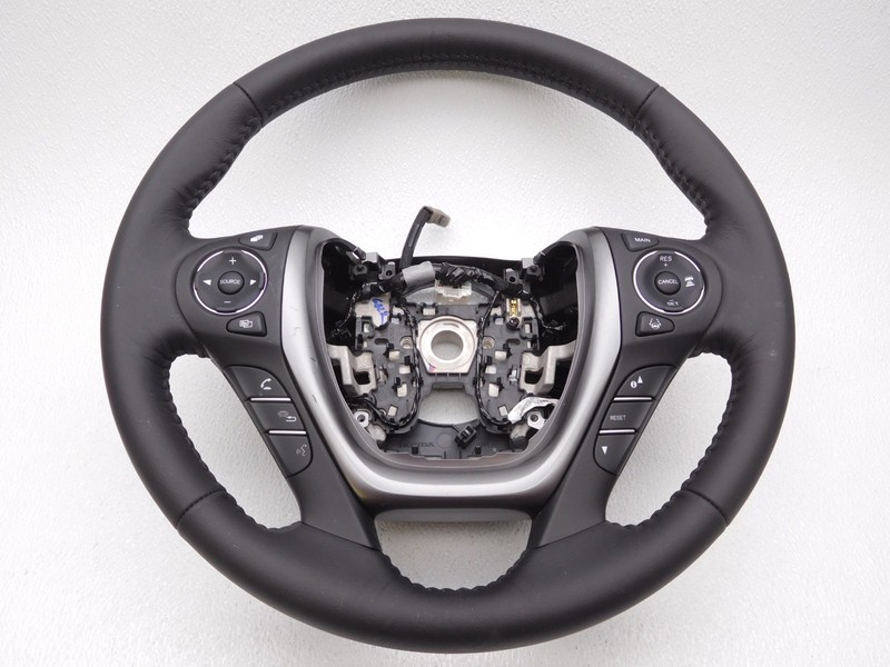 OEM Honda Pilot EX-L Steering Wheel Scuffs And Rubs on Wheel