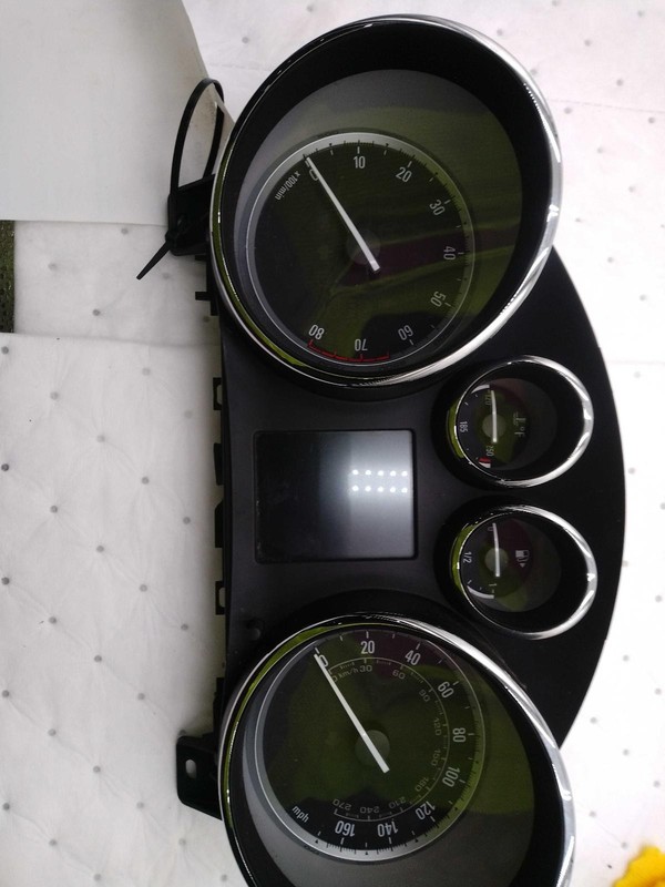 2015 Buick Verano Speedometer Gauge OEM White 23316331 Used 122K Miles