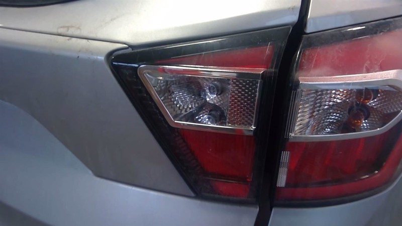 Passenger Tail Light Liftgate Mounted Bright Red Lens Fits 17-18 ESCAPE 3401367