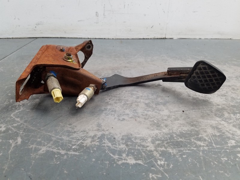 2000 99 00 Honda Civic Si EM1 Clutch Pedal Assembly #2486 X2