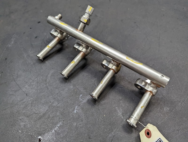 Fuel Injection Rail 2.0L 2018 Volvo S60 31478555 2014 2015 2016 2017