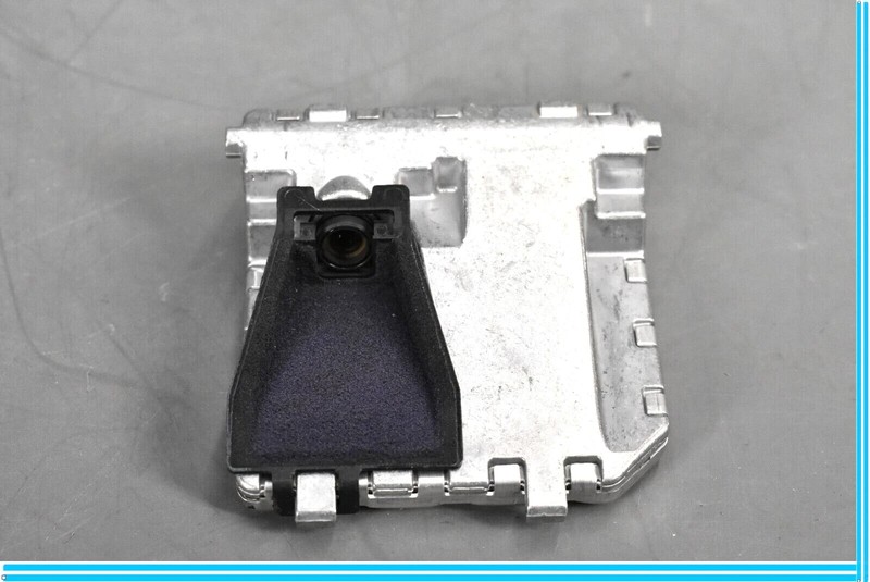 10-13 Mercedes W221 E550 S550 Active Lane Assist Front Camera 0009058000 OEM