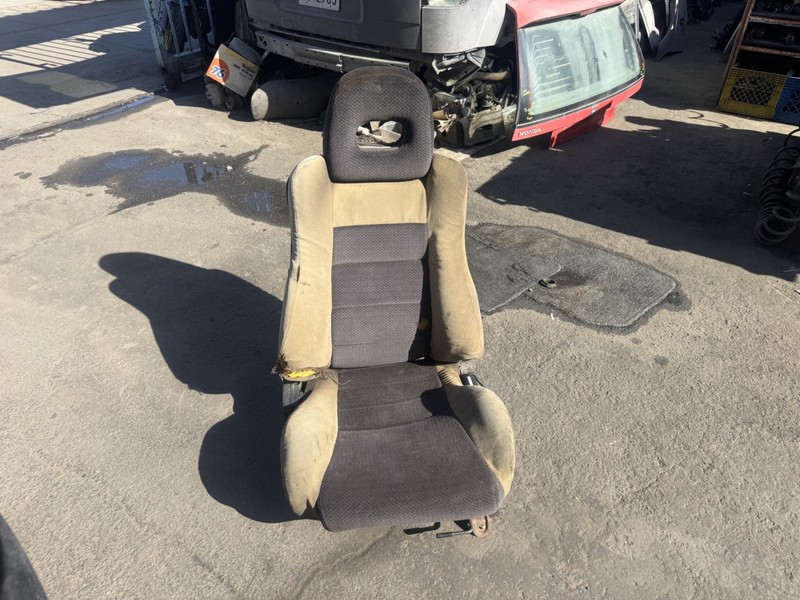 90-91 Honda Civic SI Right Seat (Bad condition) OEM
