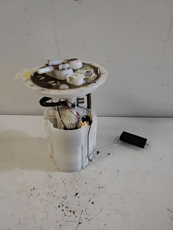 Fuel Pump Tank Pump 2.0L VIN 2 8th Digit Fits 13-18 FOCUS 3550860