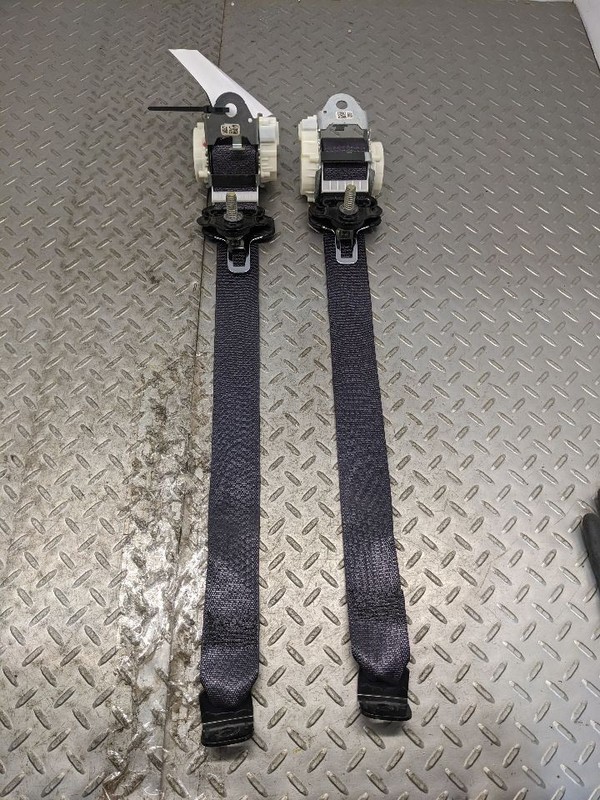 10-15 Camaro Coupe Black Rear 2nd Row Pair LH RH Seat Belt Restraints OE 1165472