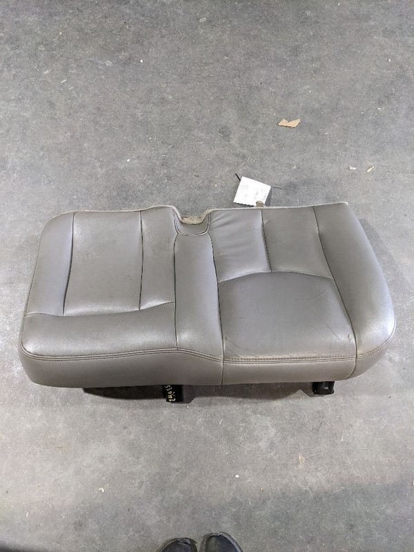 2005 CHEVY SILVERADO 2500 REAR LEFT BOTTEM CUSHION GRAY LEATHER OEM 1188501
