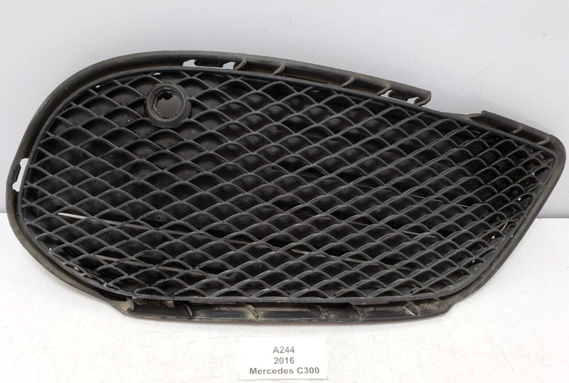 ✅ 2015-2018 OEM Mercedes W205 C300 Front Right Passenger Bumper Lower Grille
