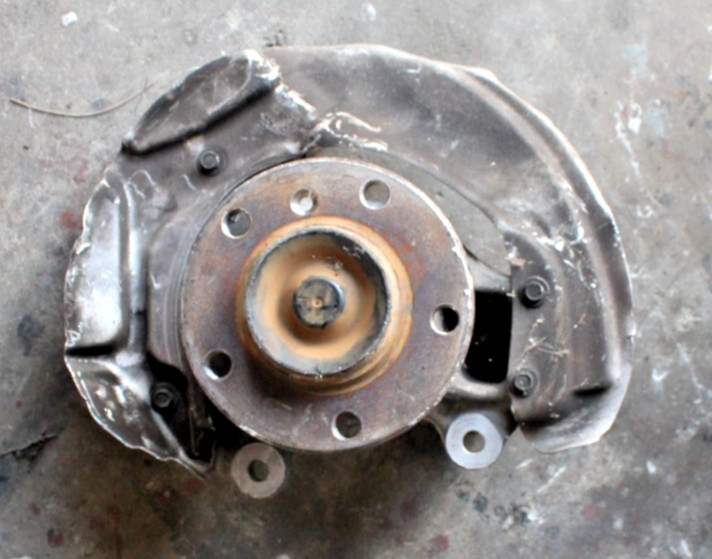 2012-16 BMW F30 335i 328i 320i PASSENGER FRONT KNUCKLE HUB 6792288