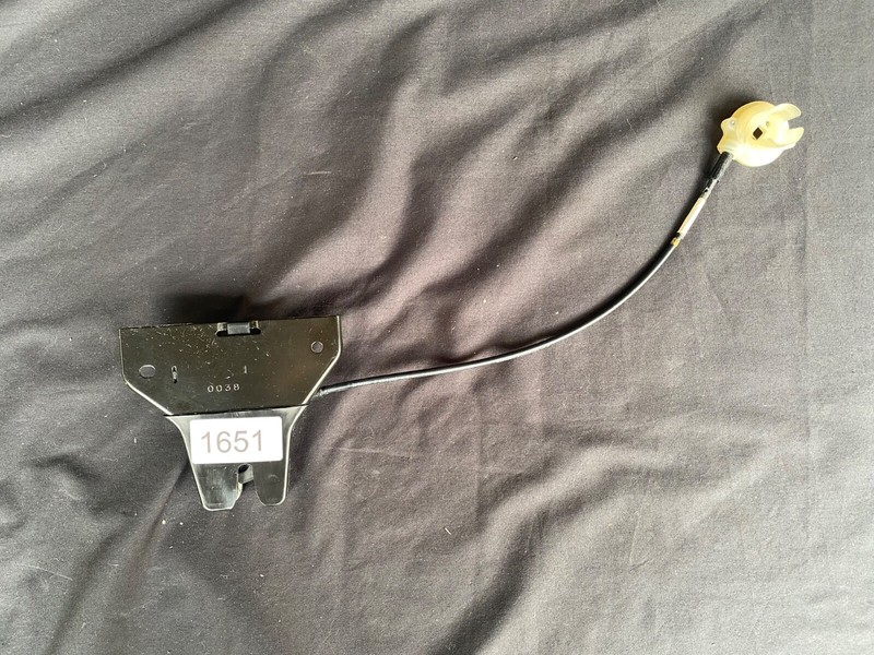 2000-2001 CADILLAC DEVILLE DHS DTS OEM TRUNK LATCH OPENER ACTUATOR ASSEMBLY