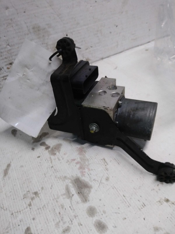 2016 BMW X6 ABS Pump and Motor Assembly OEM 517612 Black 90K Miles