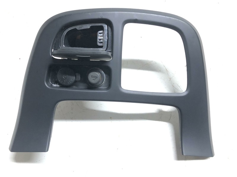 06-12 KIA SEDONA CENTER DASH SHIFT TRIM BEZEL W/ ASHTRAY OEM USED