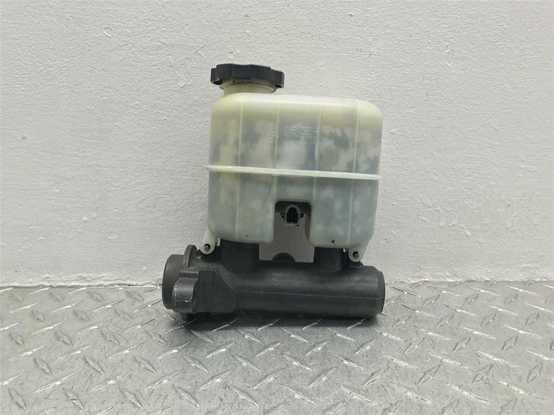 00-02 TAHOE YUKON 4.3L 2WD BRAKE BOOSTER MASTER CYLINDER OEM 541-01198
