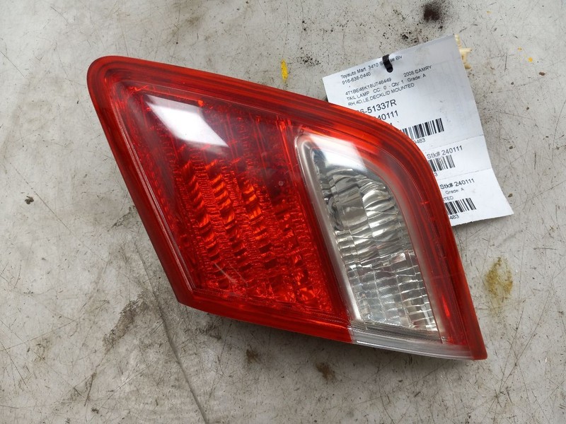 07 08 09 TOYOTA CAMRY LE PASSENGER RIGHT TAIL LIGHT