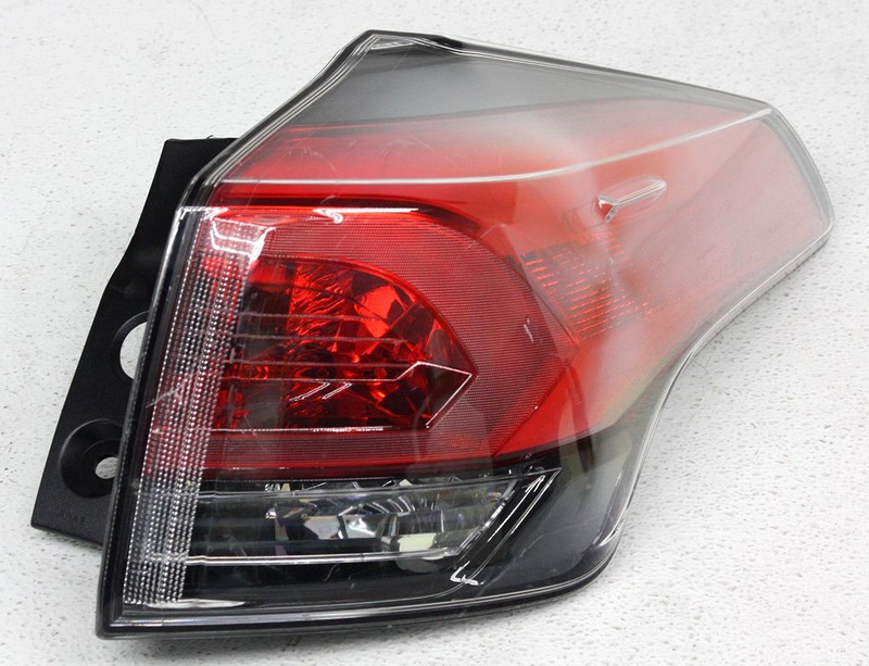 OEM Right Passenger Side Halogen Tail Lamp For Toyota Rav4 81550-0R061