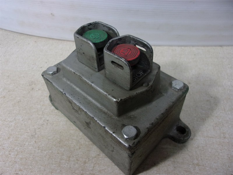 Allen Bradley 2SZA7 Start-Stop Switch In Crouse Hinds Enclosure