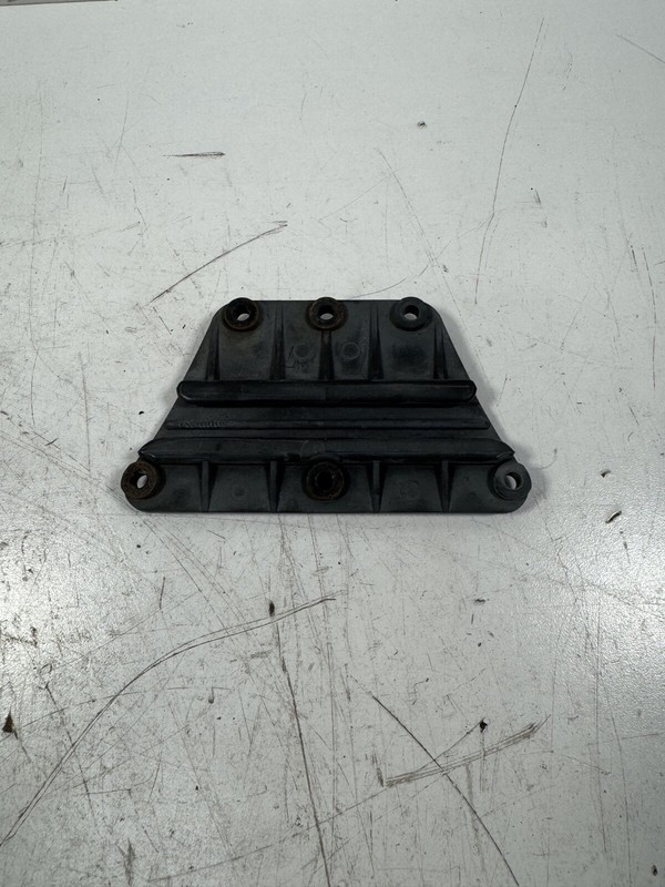 86-87 Honda Civic 3DR HB Front Bumper Lower Reinforcement Clip 90680-SB3-003 OEM