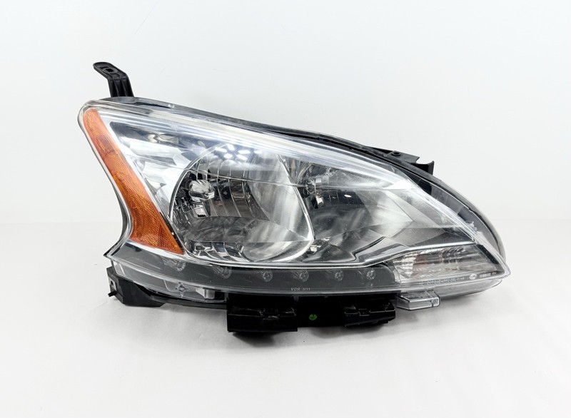 2013-2015 Nissan Sentra Right Front Passenger Side Headlight Lamp Halogen OEM
