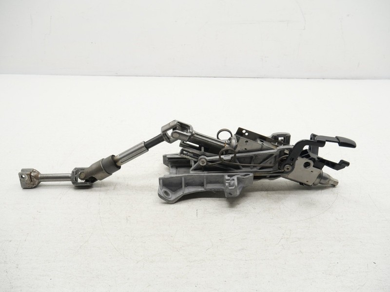 2016-2018 Ford Focus RS Steering Column Tilt Shaft Assembly G1FZ-3C529-A OEM