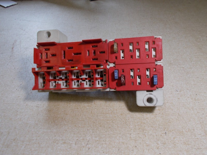 Freightliner Fuse Block Assembly PE1954-001 2451-001 *FREE SHIPPING*