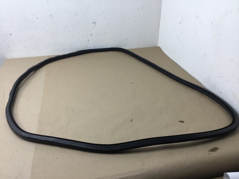 Bentley Bentayga 2019 V8 Rear Right Inner Door Weatherstrip Seal 16-20 ;:Y