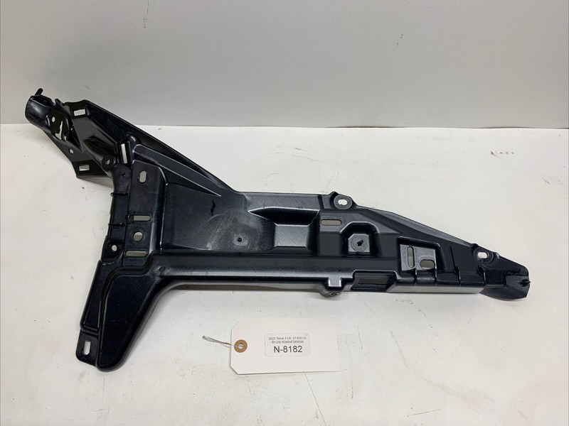 2012-2016 TESLA MODEL S REAR RIGHT SIDE C PILLAR MOUNT SUPPORT BRACKET 8182 B80