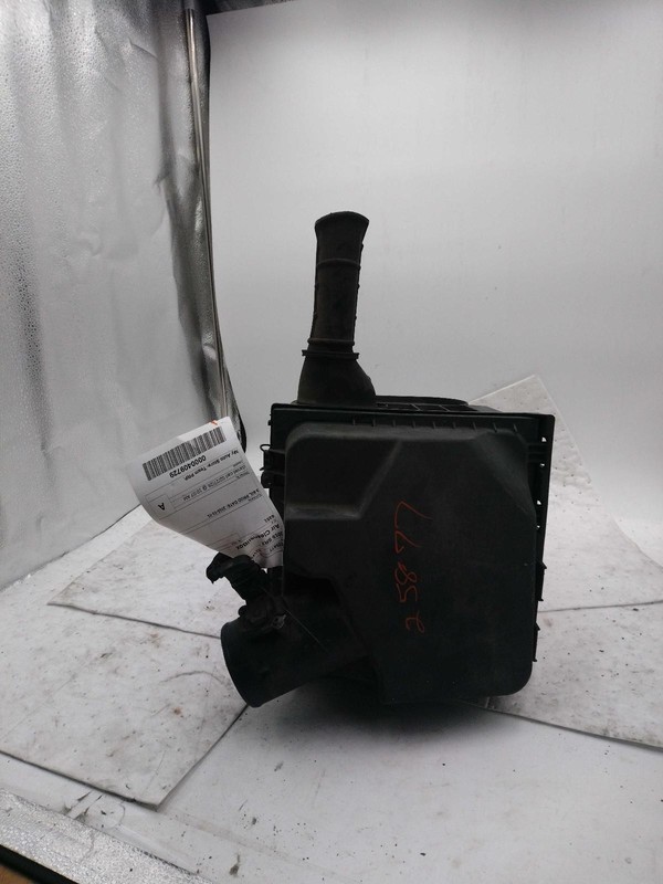 2015 Cadillac SRX Air Cleaner Assembly OEM 22788576 Used 110K Miles