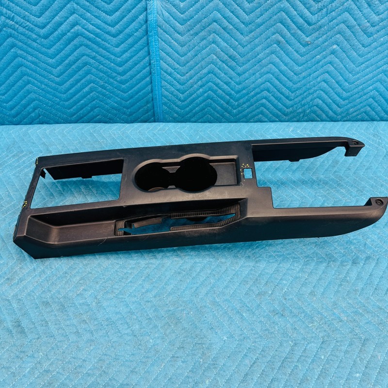 2005–2009 Ford Mustang GT Center Console Cup Holder Trim Panel OEM VP5R3X6304567