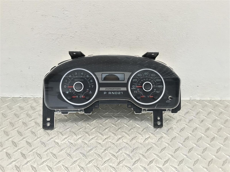 2005-2006 FORD EXPEDITION SPEEDOMETER CLUSTER W/MESSAGE CENTER OEM 6L1T-10849-DC