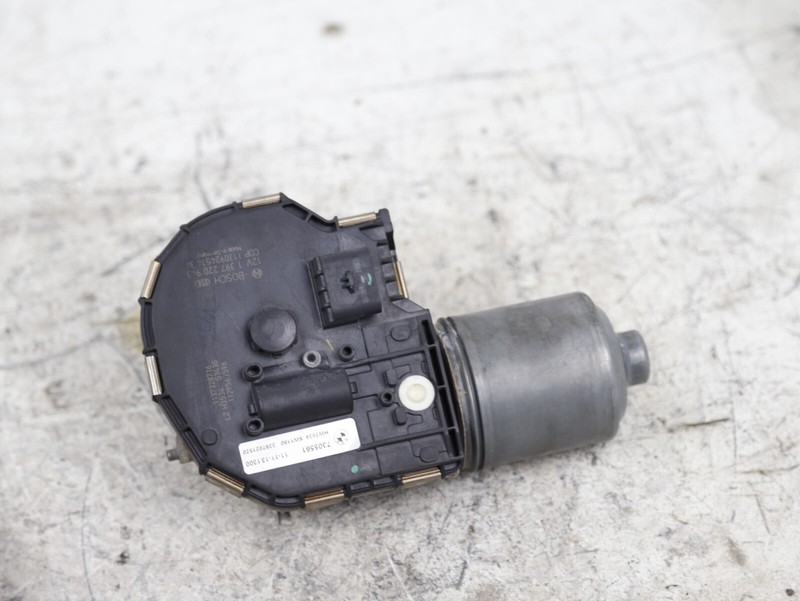 2011-2015 BMW F10 M5 528i 535i Front Windshield Wiper Motor OEM 7305561