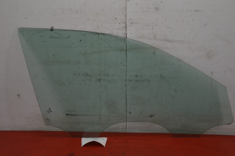 12-18 VOLKSWAGEN PASSAT FRONT RIGHT PASSENGER DOOR WINDOW GLASS OEM