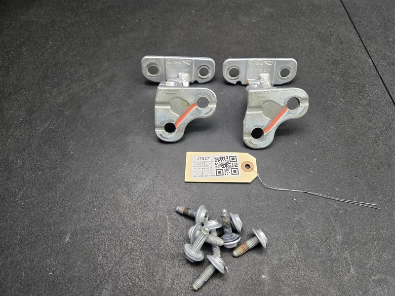 2PC Rear Left Door Upper + Lower Hinges Set 2018 Range Rover Velar 2019 - 2022