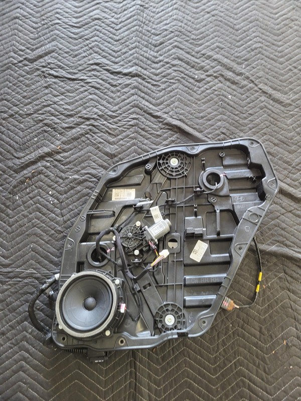 Used Oem Hyundai Right Passenger Rear Door Window Regulator for 2022-2025 Tucson