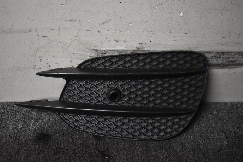 2019-2020 MERCEDES BENZ E450 4MATIC OUTER RIGHT SIDE GRILLE FACTORY OEM