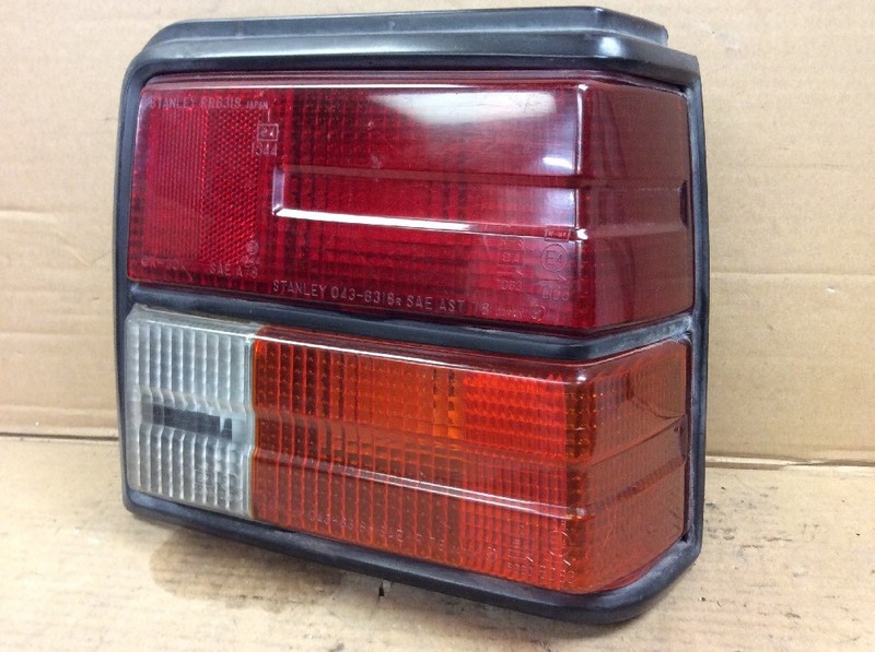 80 81 82 83 Civic Hatchback 3DR Right Tail Light Combination Lamp Used OEM
