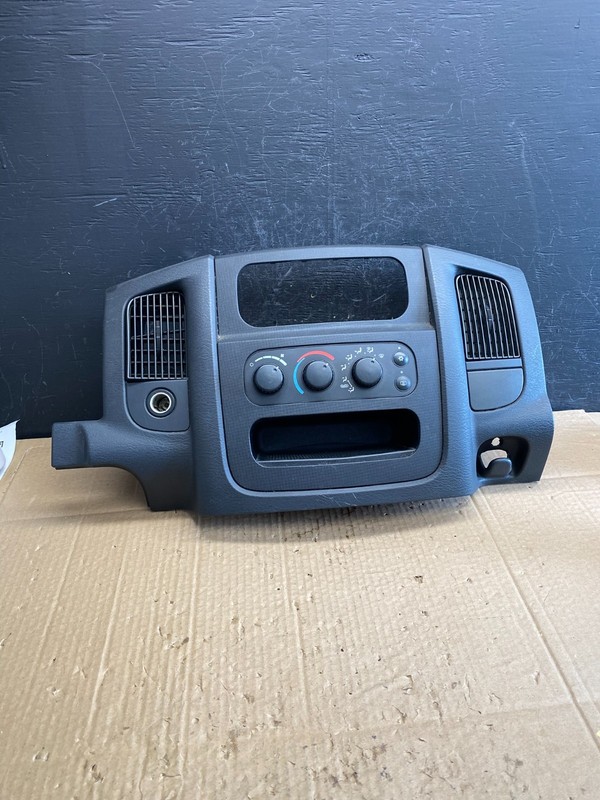 2002 to 2005 Dodge Ram Radio Climate Control Dash Air Vent Bezel Trim ac9519 DG