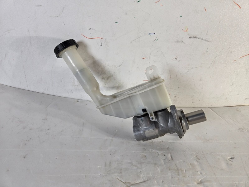 2013-2019 Nissan Sentra Master Cylinder Reservoir Cap 46010-3SG1B OEM 15275