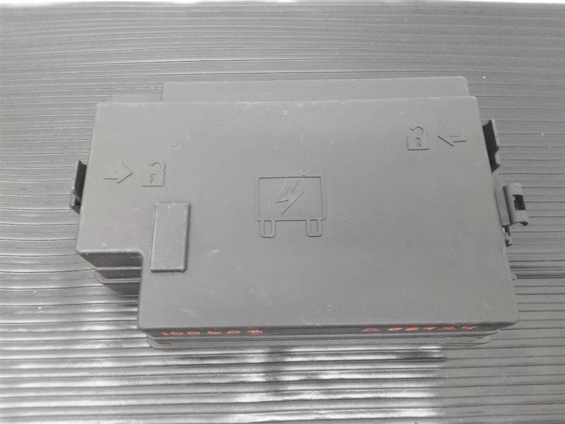 03-05 Buick Rendezvous 3.4L Engine Fuse Relay Junction Box OEM 10338237
