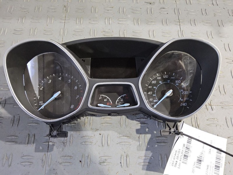 2013-2014 Ford Focus Speedometer Instrument Cluster 2.0L KPH w/o turbo