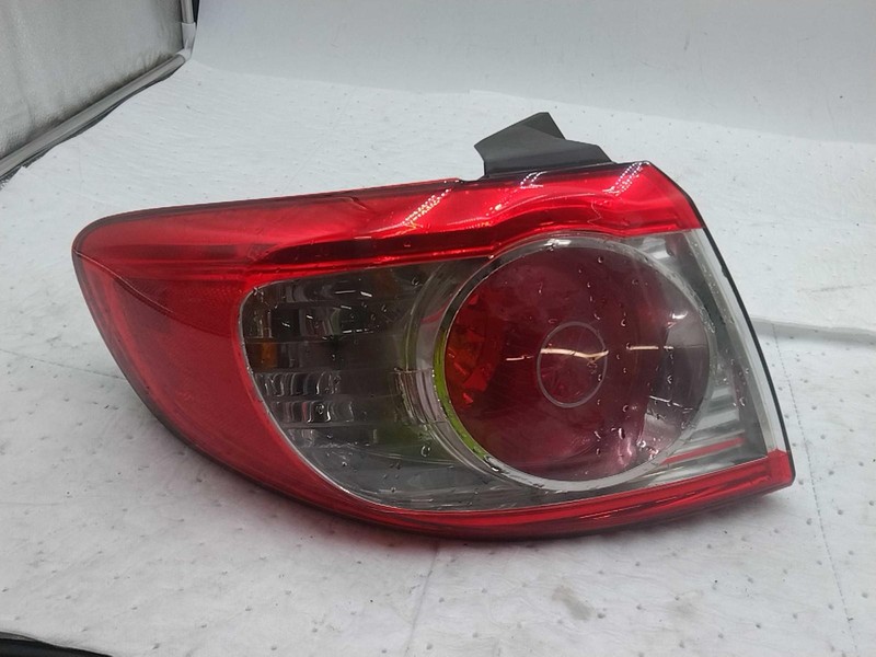 2011 Hyundai Santa Fe Left White Tail Light Assembly OEM 295350 126k Miles