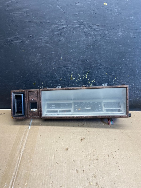1982 to 1983 Chrysler Lebaron Cluster Speedometer AB2042