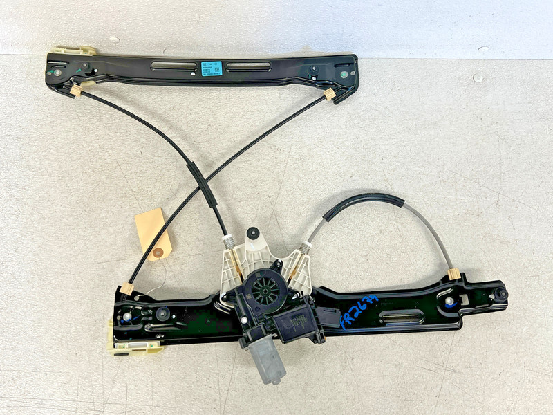 ⭐2019-2025 CADILLAC XT4 FRONT RIGHT DOOR WINDOW REGULATOR & MOTOR OEM LOT2679