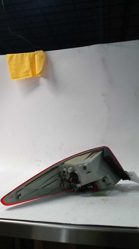 2015 Hyundai Tucson Right Brown Tail Light Assembly OEM Used 535531