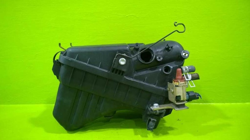 00 01 02 CHEVY PRIZM AIR CLEANER BOX OEM 2781-27