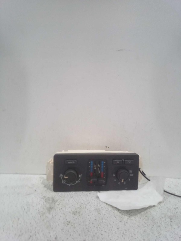 Used A/C Selector Switch fits: 2004 Gmc Envoy front manual opt CJ3 w/o rear defr