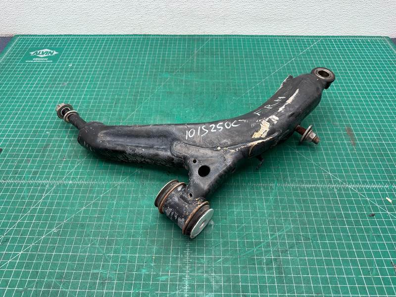 10-15 Lexus IS250 IS350 Convertible FRONT RIGHT SIDE LOWER CONTROL ARM OEM