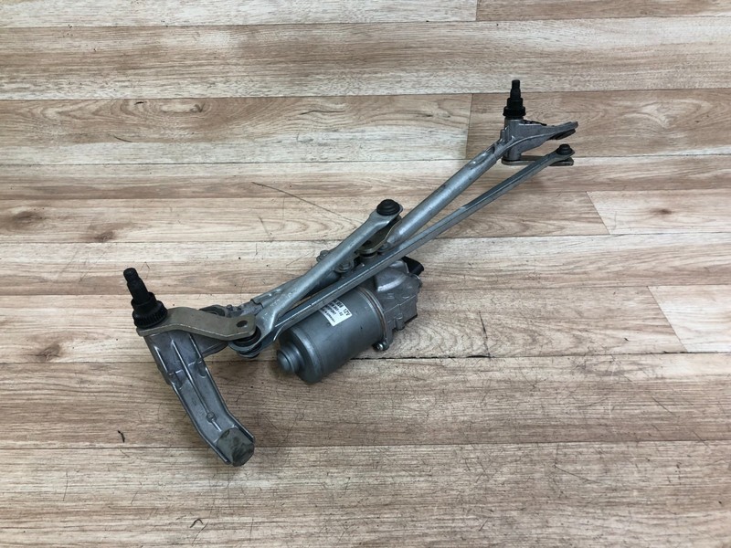 BMW E90 E92 E93 325 328 330 335 M3 OEM FRONT WINDSHIELD WIPER WITH MOTOR 06-13 3
