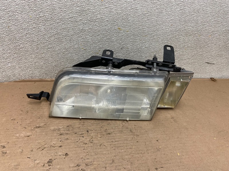 1987 to 1988 Sterling 825 Left Driver Side Headlight AB0241