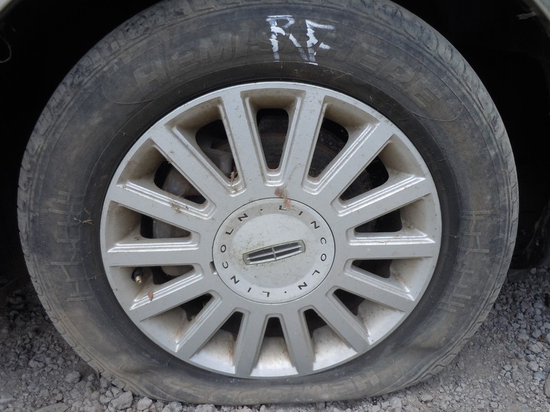 2003 2004 2005 Lincoln Town Car 17x7 Aluminum Road Wheel Rim 14 Spoke OEM Argent