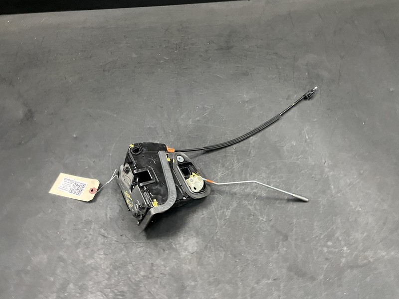 Rear Right Door Lock Latch 2021 Cadillac XT4 13533610 2019 2020 2022