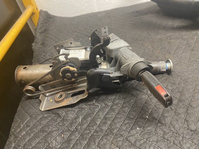 2000 Volkswagen Golf 2 Door VR6 Steering Column With Key OEM